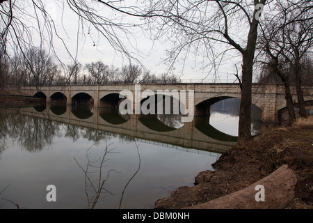 Die historische Brücke an der Mündung des Flusses Monocacy in Maryland. Stockfoto