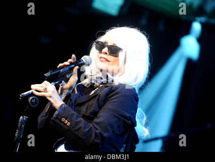 Sängerin Debbie Harry von Blondie, die live auf dem Paradiso in Amsterdam, Niederlande - 14.07.11 Stockfoto