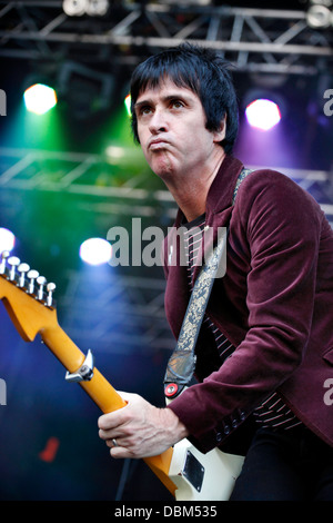 Johnny Marr die live am Kendal Calling Festival 2013 auf der Main Stage Stockfoto