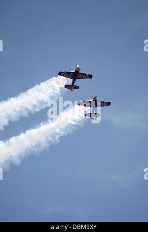 Red Bull Matadore auf der 2013 Sunderland International Airshow fliegen. Stockfoto
