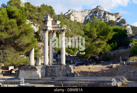 Glanum Oppidum befestigte Stadt Celto-ligurischen Menschen Alpilles, Département Bouches-du-Rhône, ungefähr 20 Kilometer (12 Meile) südlich von Avignon Stockfoto