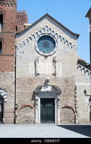 Die Kathedrale von St. Michael, innerhalb der historischen nördlichen italienischen Albenga Stockfoto