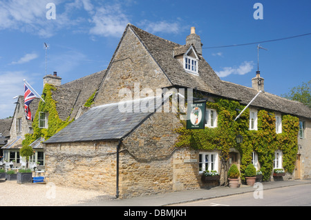 Das Fox Inn im unteren Oddington, Gloucestershire, England Stockfoto