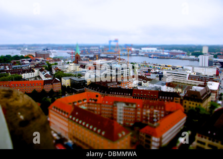 Aufnahmen, die mit tilt-Shift während der Kieler Woche aus dem Rathausturm Stockfoto