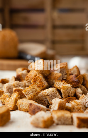 Brot-Croutons gekocht im Ofen, Essen Stockfoto