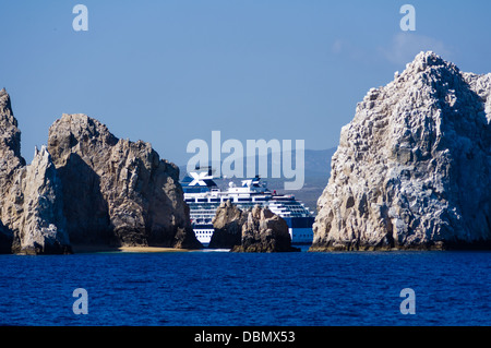 Mexiko-Cabo San Lucas Cruise Schiff Celebrity Infinity in Cabo San Lucas in der Nähe von El Arco Stockfoto