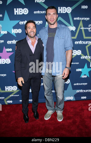 Jeremy Piven und Vladimir Klitschko Finale Saison-premiere von HBO Serie "Entourage" im Beacon Theatre - Ankunft New York City, USA - 19.07.11 statt Stockfoto
