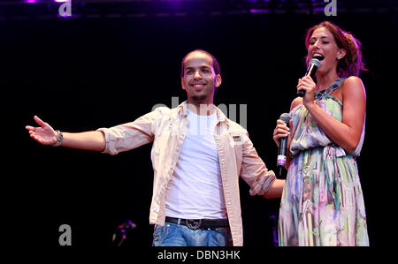 Agro-Santos und Stacey Solomon erklingt in Leeds Castle - Kent, England - 17.07.11 Stockfoto