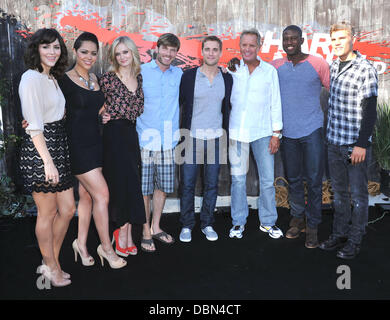 Katherine McPhee, Alyssa Diaz, Sara Paxton, Chris Carmack, Dustin Milligan, David Ellis, Sinqua Walls, Chris Zykla "Shark Night 3D" Foto-Op im Petco Park statt.  Los Angeles, Kalifornien - 20.07.11 Stockfoto