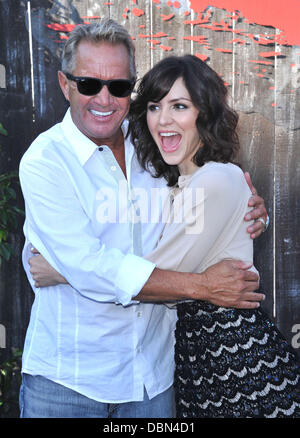 Katherine McPhee, David Ellis "Shark Night 3D" Foto-Op im Petco Park statt.  Los Angeles, Kalifornien - 20.07.11 Stockfoto