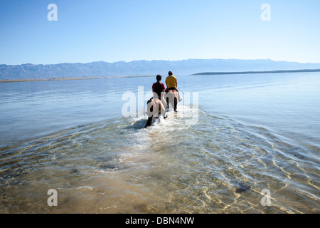 Reiten Sie im Meer, Kroatien, Dalmatien, Europa Stockfoto