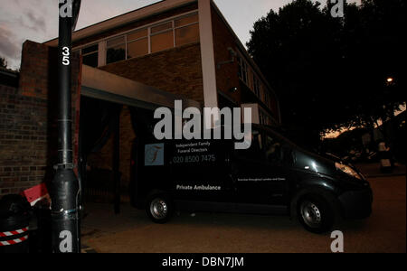 Der Körper von Amy Winehouse ist nach St. Pancras Coroner's Court London, England - 23.07.11 geliefert. Stockfoto