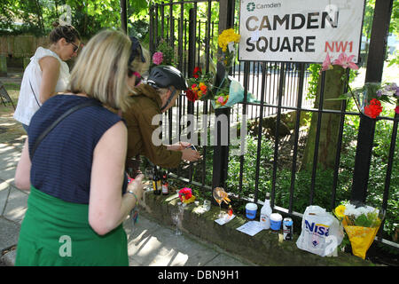 Atmosphäre Amy Winehouse Haus am Tag nach ihrem Tod London, England - 24.07.11, Stockfoto