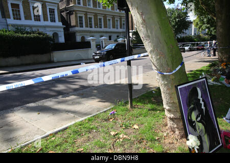 Atmosphäre Amy Winehouse Haus am Tag nach ihrem Tod London, England - 24.07.11, Stockfoto