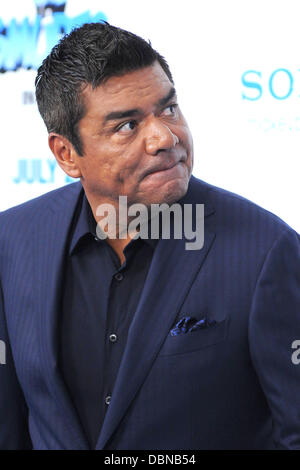 George Lopez, "Die Schlümpfe" Weltpremiere im Ziegfeld Theater - Ankunft New York City, USA - 24.07.11 Stockfoto