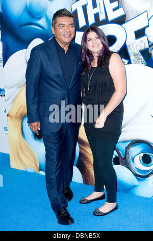 George Lopez, "Die Schlümpfe" Weltpremiere im Ziegfeld Theater - Ankunft New York City, USA - 24.07.11 Stockfoto