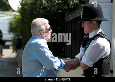 Mitch Winehouse am Amy Winehouse Haus, nach ihrem tragischen Tod am Samstag 23 Jul 11-London, England 25.07.11 Stockfoto