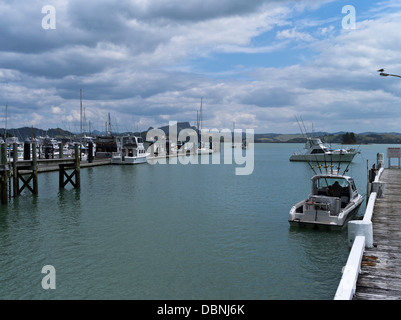 dh WHANGAROA Neuseeland Northland Hafen Pier und Yacht marina Stockfoto