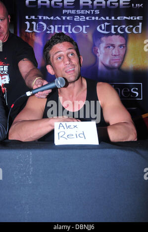 Alex Reid Pressekonferenz und wiegen vor dem MMA-Kampf zwischen Alex Reid und Jason Barrett, statt an der Roxy-London, England - 05.08.11 Stockfoto