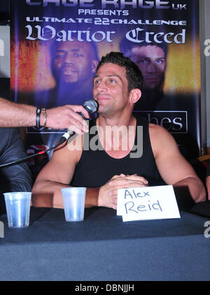 Alex Reid Pressekonferenz und wiegen vor dem MMA-Kampf zwischen Alex Reid und Jason Barrett, statt an der Roxy-London, England - 05.08.11 Stockfoto