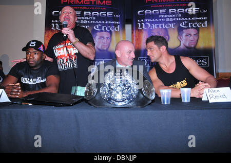 Jason Barrett und Alex Reid Presse Konferenz und wiegen vor dem MMA-Kampf zwischen Alex Reid und Jason Barrett, gehalten an der Roxy-London, England - 05.08.11 Stockfoto