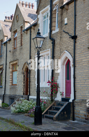 Neo gotischen viktorianischen Reihenhäusern und gaslamp Stockfoto