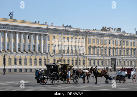 Schlossplatz Winterpalais, Eremitage, Sankt Petersburg, Russland, Sankt Petersburg Stockfoto