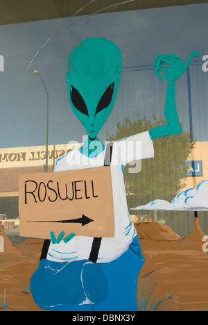 Alien Sie-Schaufenster Roswell New Mexico USA. Stockfoto