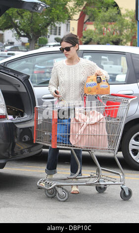 Rachel Bilson im Gleson Markt in Los Feliz Los Angeles, Kalifornien - 31.07.11 Stockfoto