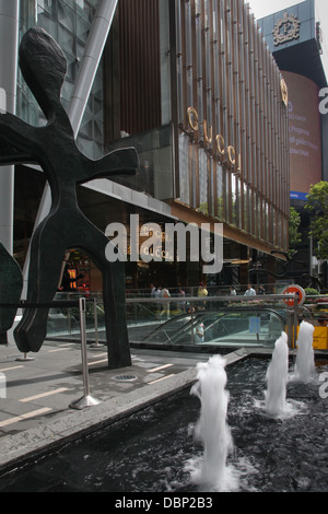 Gucci-Shop Vorderhaus Singapur Statuen Orchard road Stockfoto