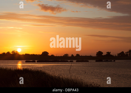 Sonnenaufgang am Fluß Blyth Blythburgh, Suffolk. Stockfoto