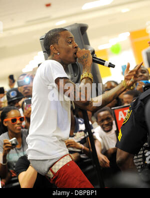 Soulja Boy führt während der Kick-off von Macys "Mstyle Lab" Konzert-Tournee bei Macy's in Fort Lauderdale, Florida, Fort Lauderdale, Florida - 13.08.11 Stockfoto