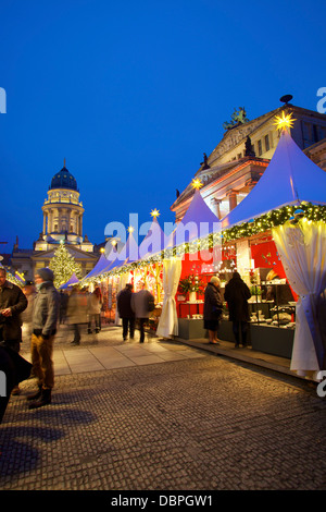 Xmas Market, Deutscher Dom, Gendarmenmarkt, Berlin, Deutschland, Europa Stockfoto