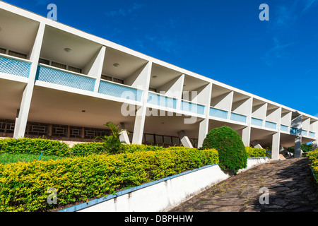 Hotel Tijuco entworfen von dem berühmten Architekten Oscar Niemeyer, Diamantina, Minas Gerais, Brasilien, Südamerika Stockfoto