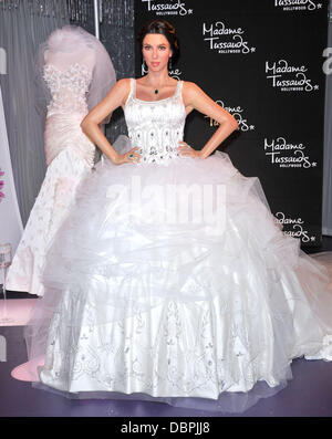 Kim Kardashian Wachsfigur der Enthüllung der Kardashian Hochzeit angehauchte Wachsfigur bei Madame Tussauds Hollywood Los Angeles, Kalifornien - 18.08.11 Stockfoto