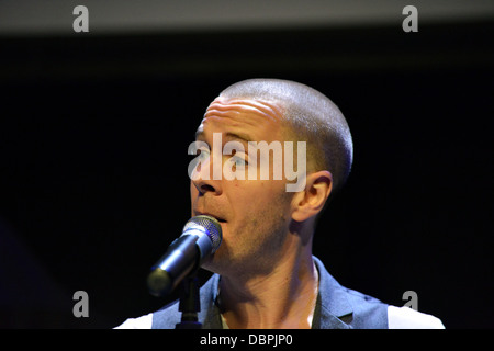 Die Magnete am Unterbauch drücken Sie Start, Edinburgh Fringe Festival 2013 Stockfoto