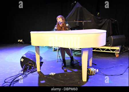 Vikki Stein am Unterbauch drücken Sie Start, Edinburgh Fringe Festival 2013 Stockfoto