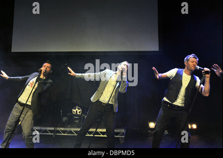 Die Magnete am Unterbauch drücken Sie starten Edinburgh Fringe 2013 Stockfoto