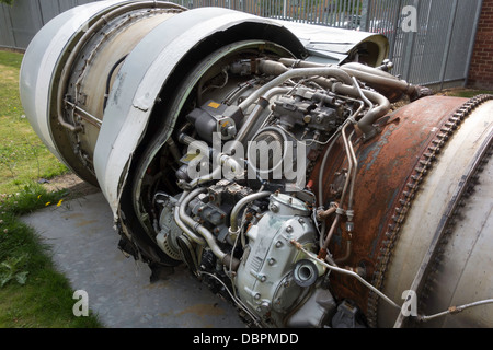 Ein Pratt & Whitney TF33 P9 Flugzeuge Motor Teil einer Untitled Kunstinstallation von Richard Hiorms bei MIMA Middlesbrough Stockfoto