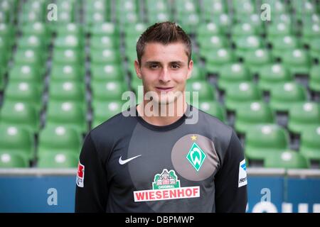 Das Bild zeigt die deutsche Fußball-Bundesliga-Verein SV Werder Bremen Torwart Sebastian Mielitz während der offiziellen Fototermin für die Saison 2013 / 14 in Bremen am 29. Juli 2013. Foto: Joerg Sabach/dpa Stockfoto