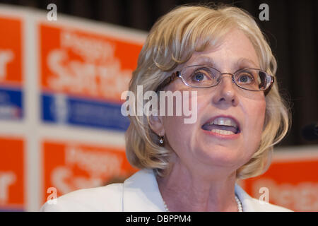 London, Ontario, Kanada. 1. August 2013. Peggy Sattler und Ontario NDPs schrieb Geschichte, als sie gewann das Reiten von London West zum ersten Mal, seit es im Jahr 1999 gegründet wurde. Die Partei, die bei den letzten Wahlen nie besser als dritte im Reiten gelegt, eine frühe Führung und nie bereut. Bildnachweis: Mark Spowart/Alamy Live-Nachrichten Stockfoto