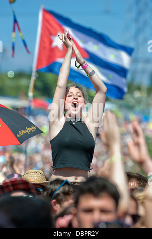 Glastonbury Festival 2013 - Fans von Ben Howard auf der Pyramide-Bühne Stockfoto