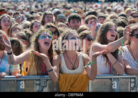 Glastonbury Festival 2013 - Fans von Noah and the Whale auf der anderen Bühne Stockfoto