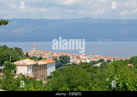 Panoramablick von der alten Stadt Vrbnik, Insel Krk, Kvarner Bucht, Kroatien Stockfoto