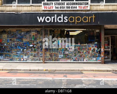 Worldsapart speichern mit Studentenwohnheim Lyme Street in Liverpool UK Stockfoto