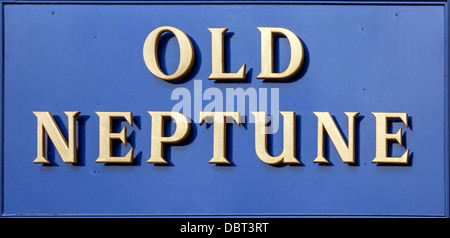 Alten Neptun Pub Schild.  Berühmten Pub am Strand von Whitstable Stockfoto