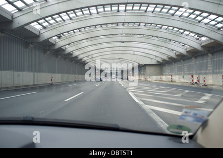 Lövenicher Straßentunnel, über die Dortmund-Köln-Bocklemünd A1 Autobahn, Nordrhein-Westfalen, Deutschland. Stockfoto