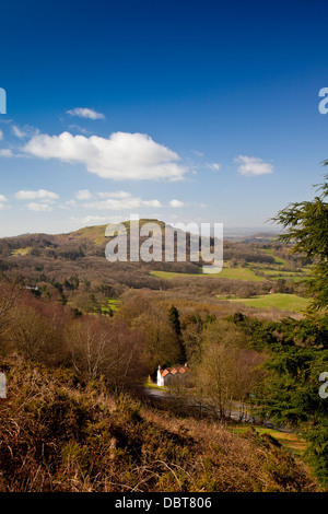 Blick nach Süden in Richtung Herefordshire Beacon und britischen Lager in den Malvern Hills, Herefordshire, England, UK Stockfoto