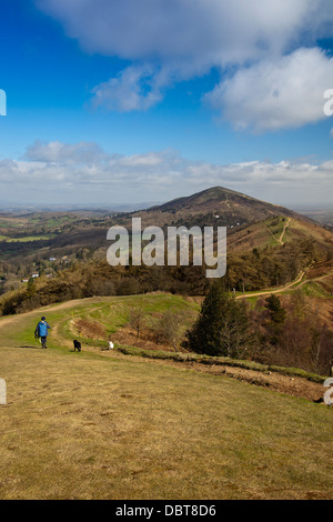 Blick nach Norden in Richtung Worcestershire Leuchtfeuer von Pinnacle Hügel in den Malvern Hills, Worcestershire, England, UK Stockfoto