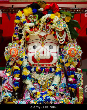 Leicester, UK, 4. August 2013. Detail aus einem Wagen verwendet, während das Rathayatra Street Festival in Leicester Stadtzentrum entfernt.   Drei 40ft Streitwagen wurden von Hand zog durch die Stadt, begleitet von Tanz und Musik.  Rathayatra ist eine 5.000 Jahre alte Festival mit Ursprung in Jagannatha Puri in Indien. Bildnachweis: Graham Wilson/Alamy Live-Nachrichten Stockfoto